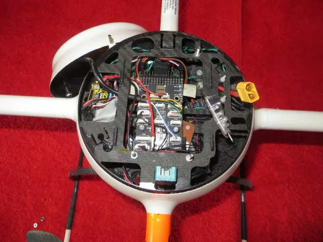 MCM Redesign eines Microdrones MD4-200 Quadrocopters<